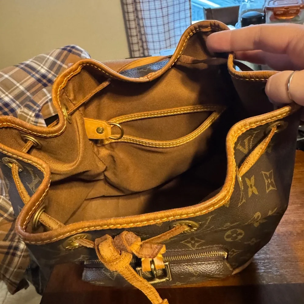 Louis Vuitton backpack - Picture 2 of 7